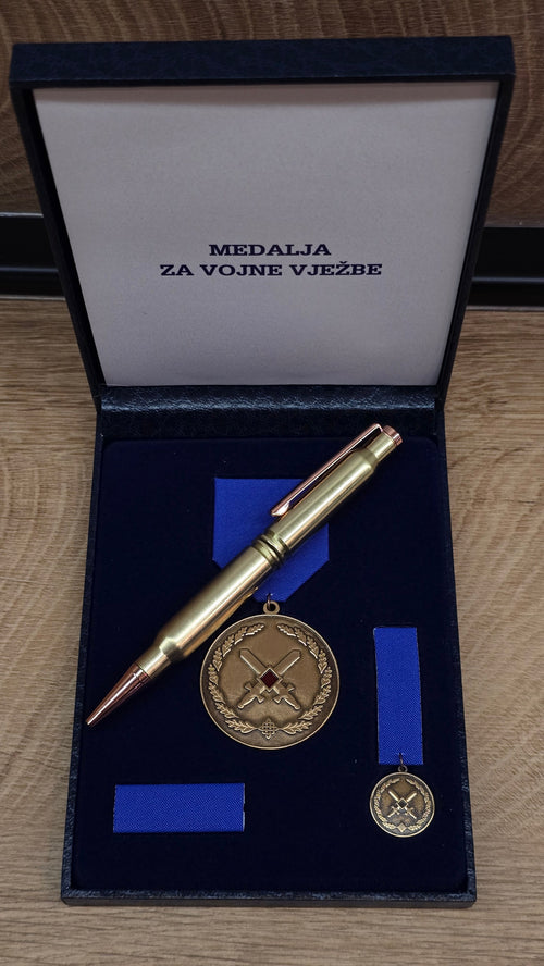 Personalizirana kemijska olovka s laserskom gravurom imena – poklon