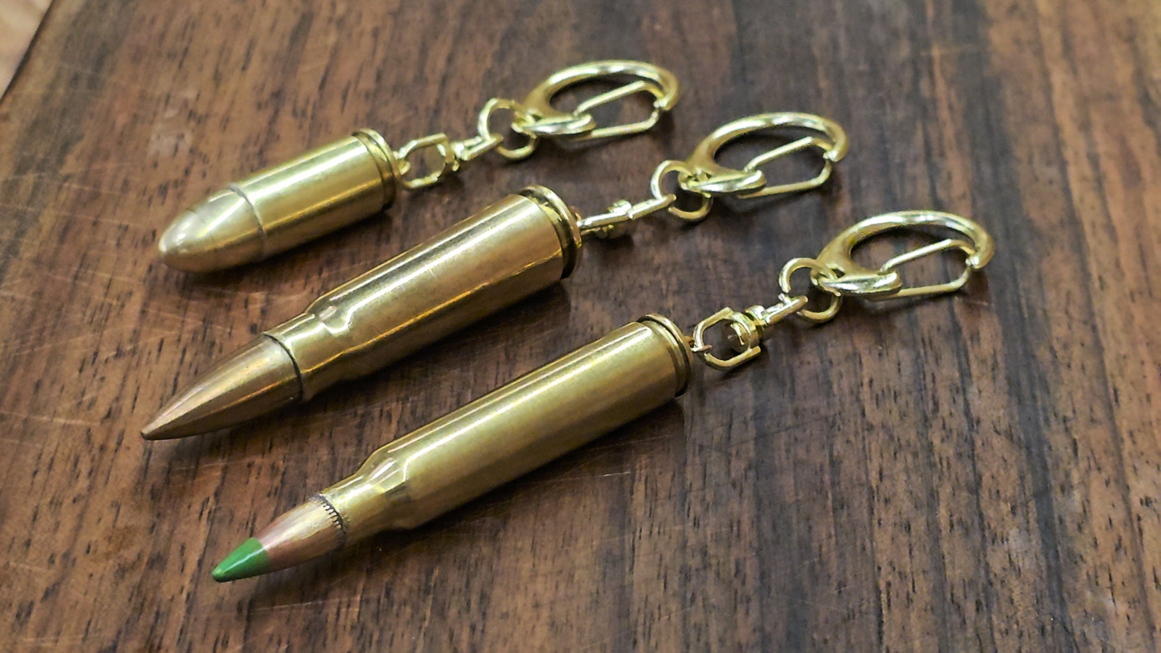 Privjesak za ključeve izrađen od 9x19mm, 7.62x39, 5.56x45 metka