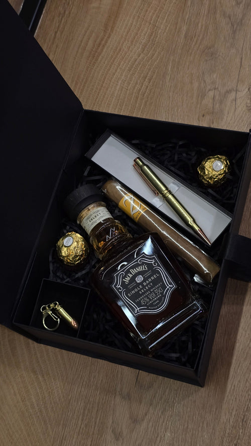 Premium poklon set s kemijskom olovkom, metak privjeskom i Jack Daniel's 0.35cl